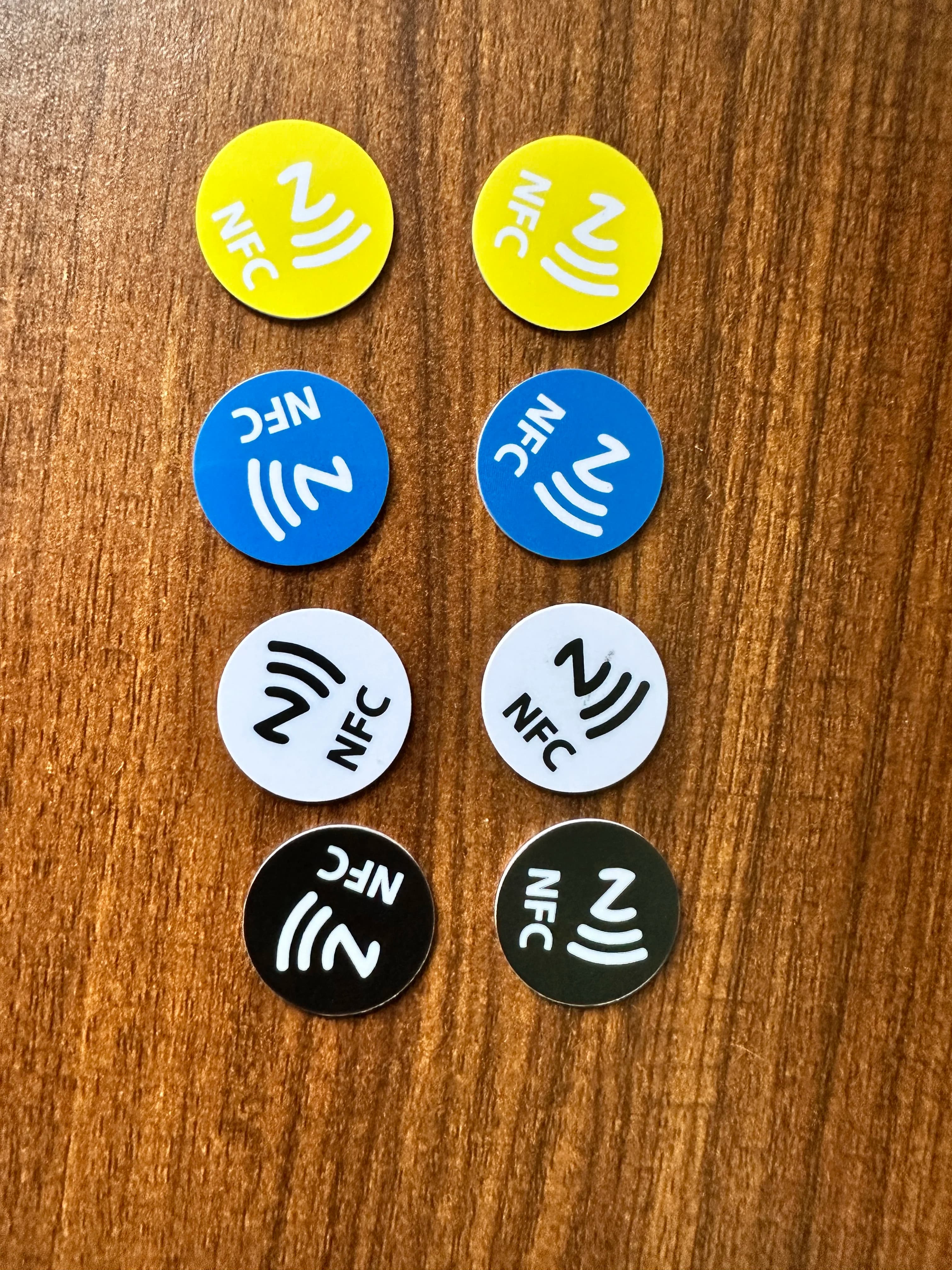 20/50 pz 25mm 13.56 Mhz NFC Adesivo Carte Moneta Tag NFC215 PVC Impermeabile Per Tutti I Telefoni NFC