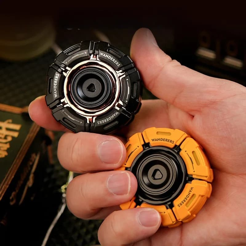 Metallo Fidget Spinner Giocattolo Sollievo dallo stress Sollievo dall'ansia Adulti Bambini Giocattoli antistress con rotazione liscia Apertura dell'armatura fresca