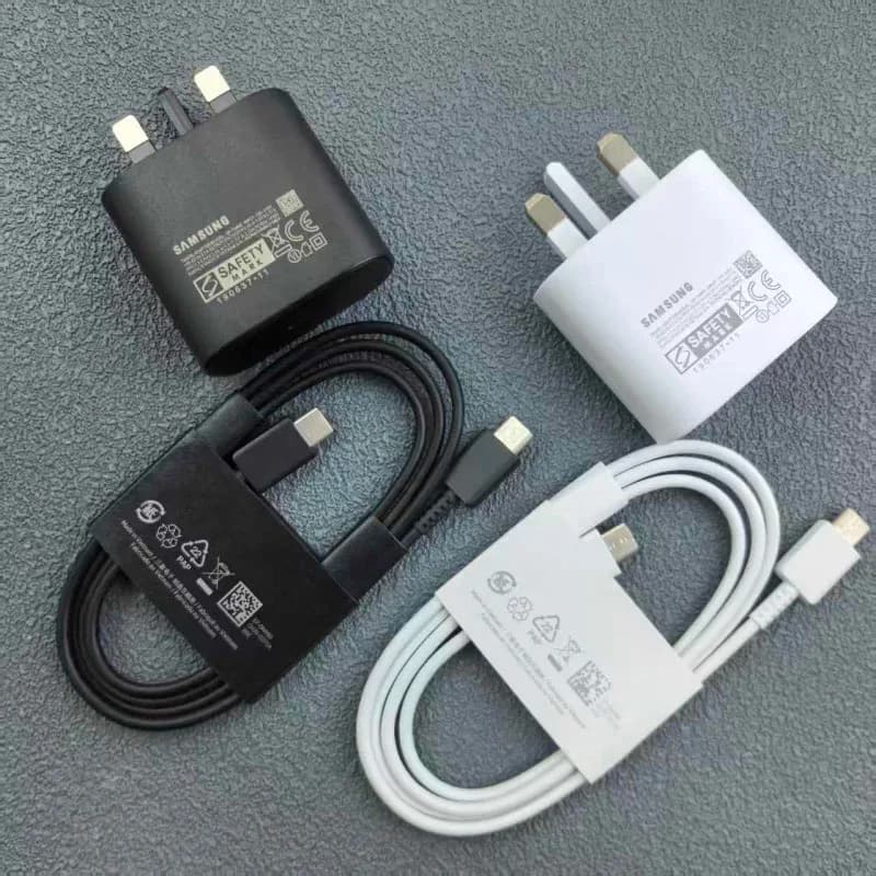 Caricabatterie Samsung 25W PD Super Veloce con Spina UK e Adattatore USB Type-C per Galaxy S24 S23 Plus Ultra A35 Z Flip Fold 7 6 A17 A07