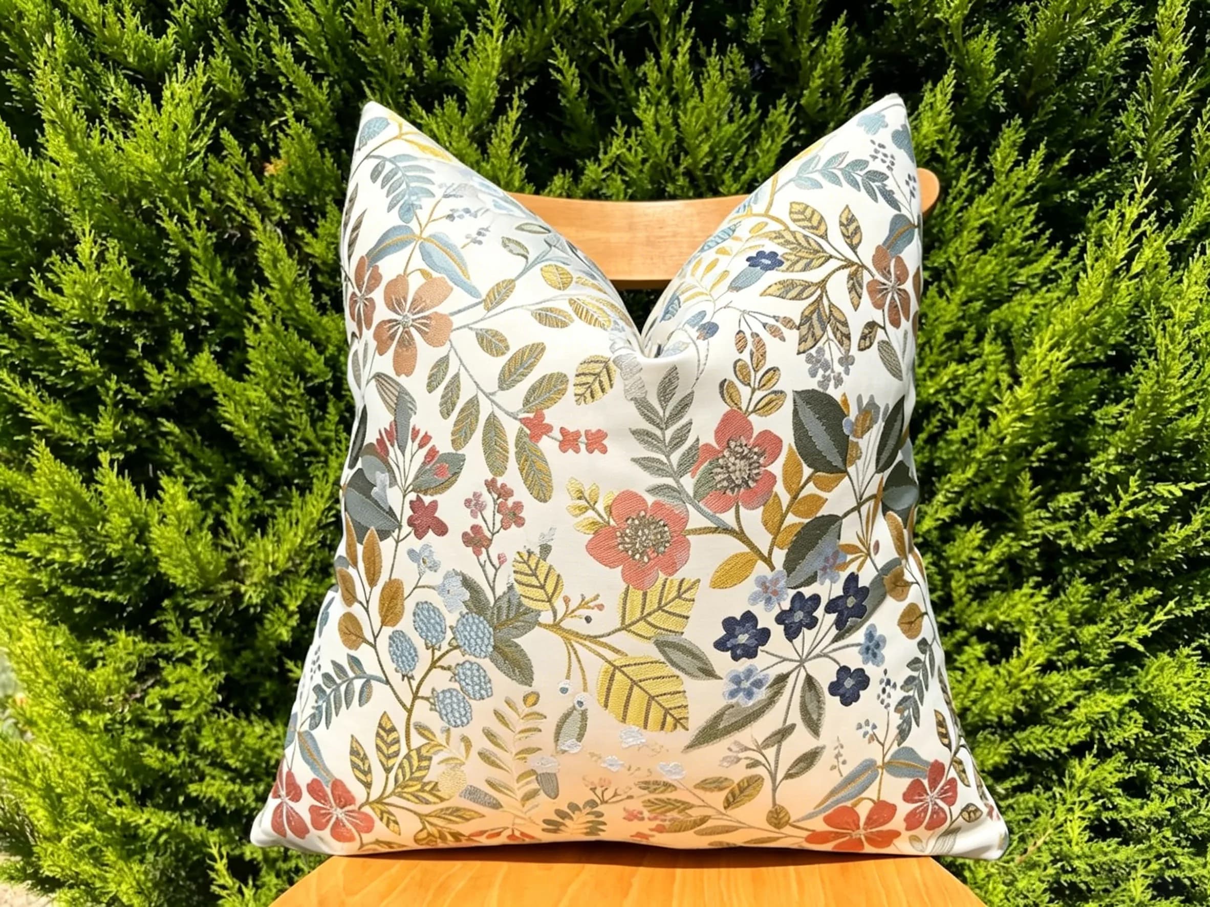 Cream Based Floral Cushion Cover, Spring Breeze Pillow Cover for Home, Unique Design Throw Pillow Cover for Couch, Floral Pattern Lumbar Pillow Cover