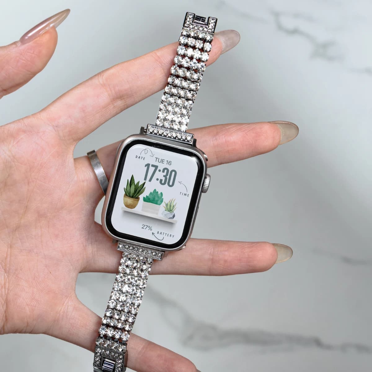 Cinturino in Metallo con Diamanti per Iwatch Ultra 3/2 49mm 44 45 38 31 40 46mm, Cinturino Sottile da Donna per Apple Watch Serie 11 10 9 8 7 6 5 4 se3