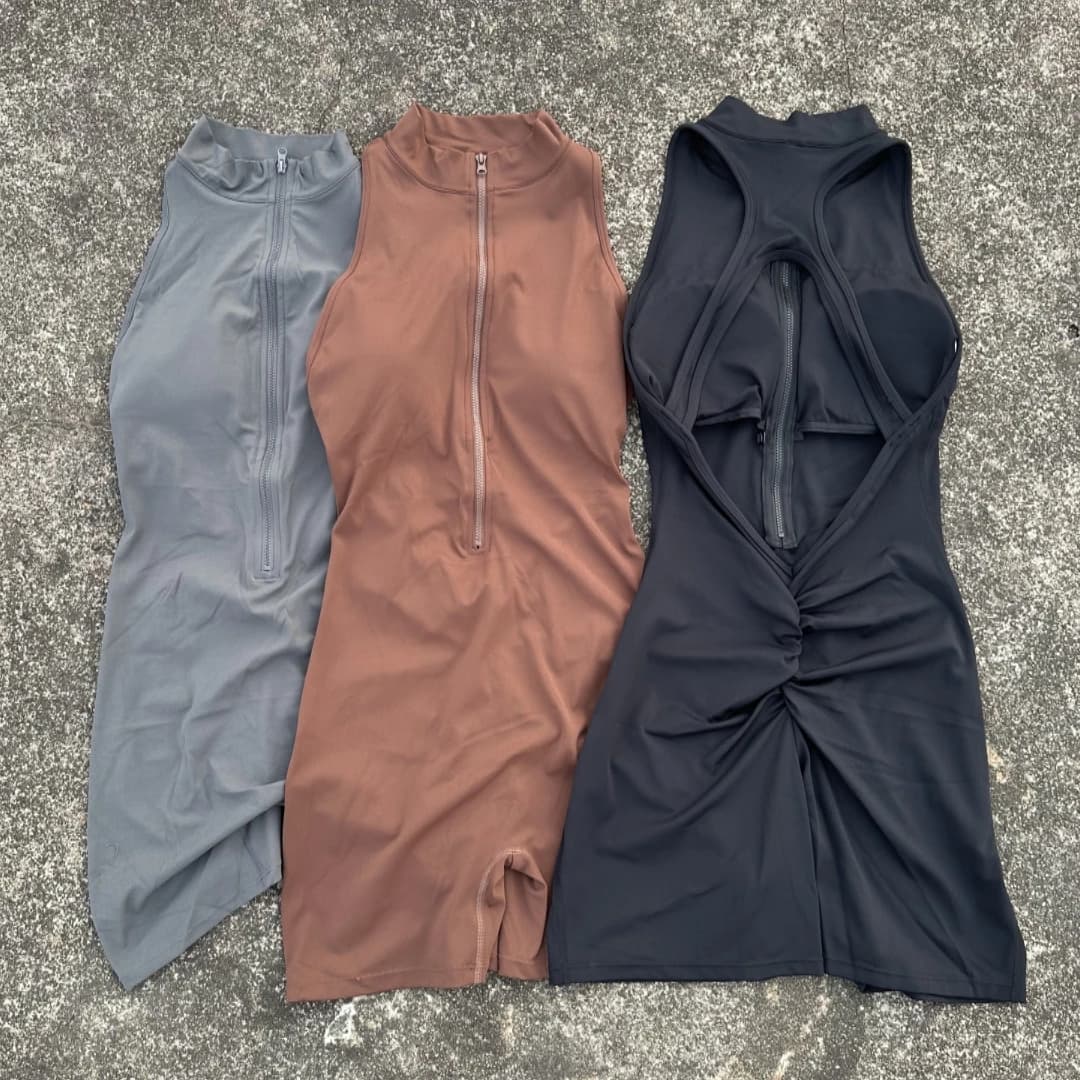 Completo Sportivo da Donna con Pantaloncini e Top Aderente, Tinta Unita, con Zip, per Yoga, Palestra e Fitness