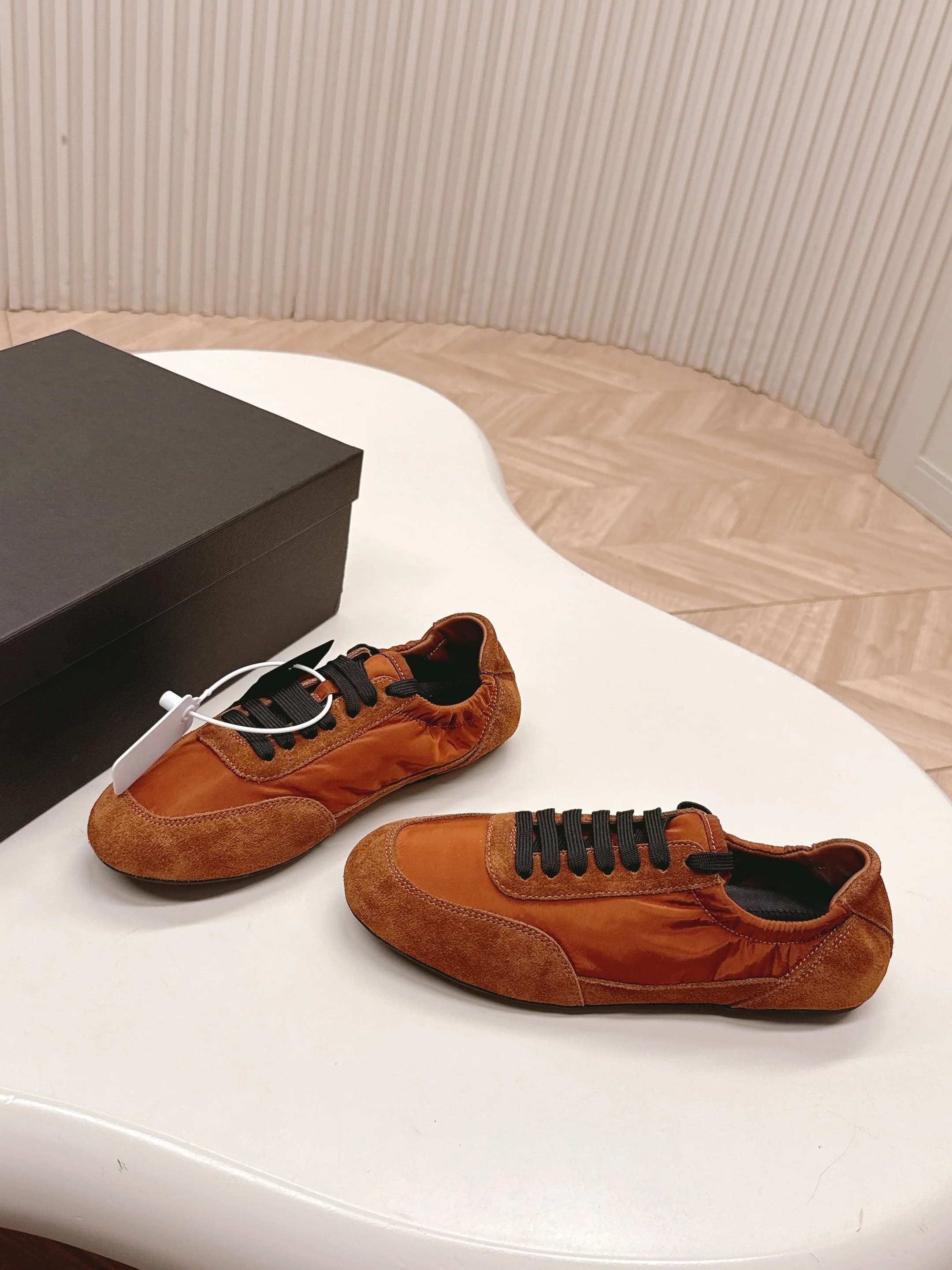 Scarpe da ballo di lusso, sneakers casual, scarpe casual per coppie, scarpe da trekking outdoor, materiali minimalisti e versatili: camoscio, nylon