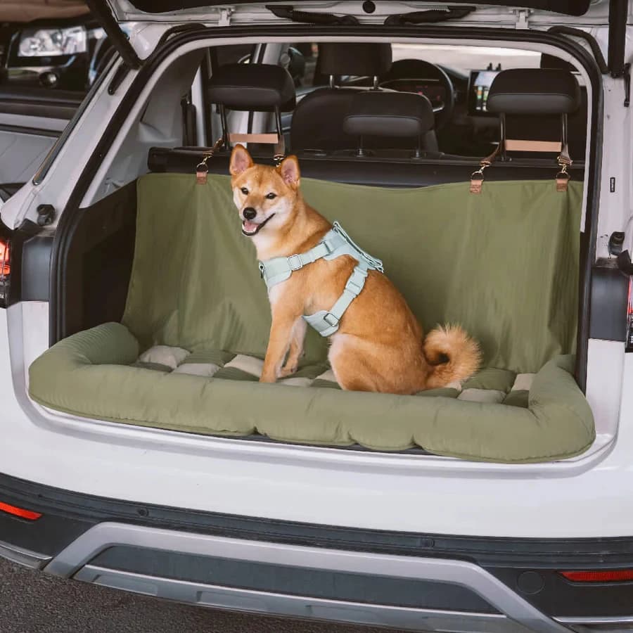 Personalized Chessboard Travel Strength Car Seat for Dogs Luxury Dog Beds for Animals Pet Car Seat with Safety Buckle Car Seats Customize