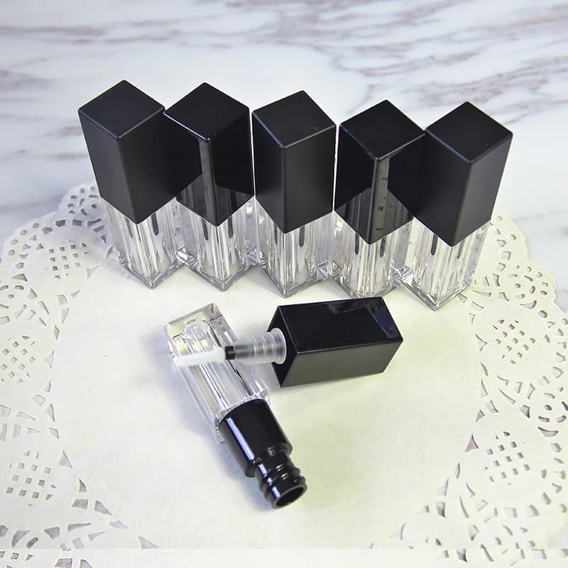 Tubo per labbra di forma quadrata da 3,5 ml, coperchio nero, olio essenziale, lucidi, gel idratante, balsamo, booster, salve, miele, trucco, imballaggio cosmetico