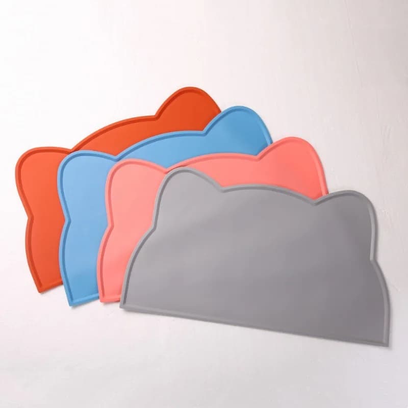Tappetino per alimenti in silicone per animali domestici, impermeabile, antiscivolo, sporco, lavabile e facile da pulire, tappetino universale per cani e gatti.