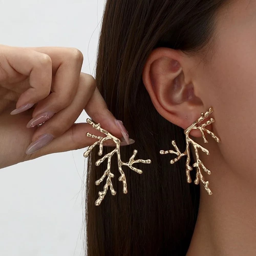 Orecchini Creativi Divertenti a Ramo di Corallo, Orecchini in Metallo con Corallo Rosso Esagerato, Orecchini Irregolari Cavi Stile Bohemien Estivi