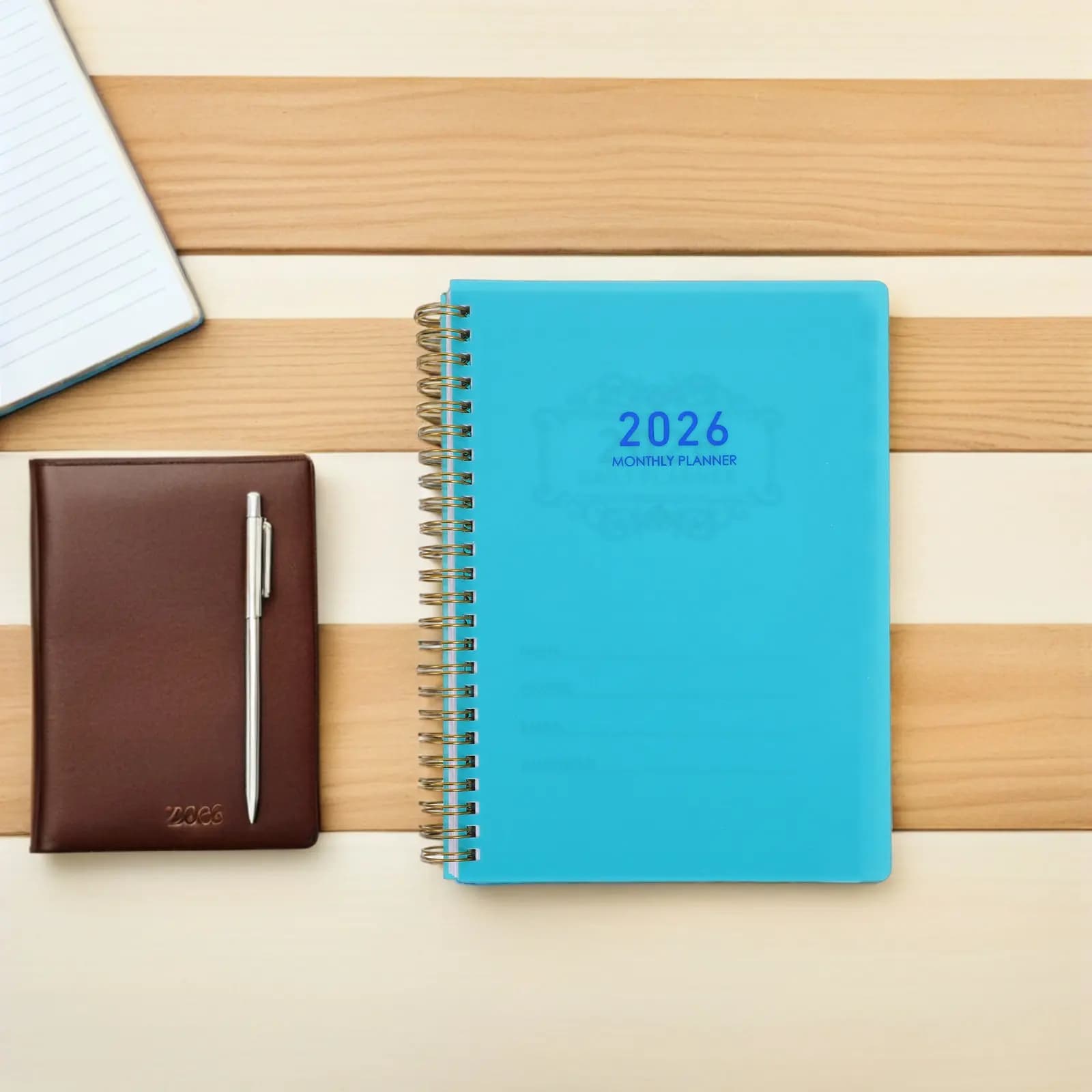 Agenda Giornaliera A5 2026 con Interfaccia in Inglese, Pianificatore Settimanale e Mensile, Quaderno con Carta Spessa Anti-trasparente per Ufficio