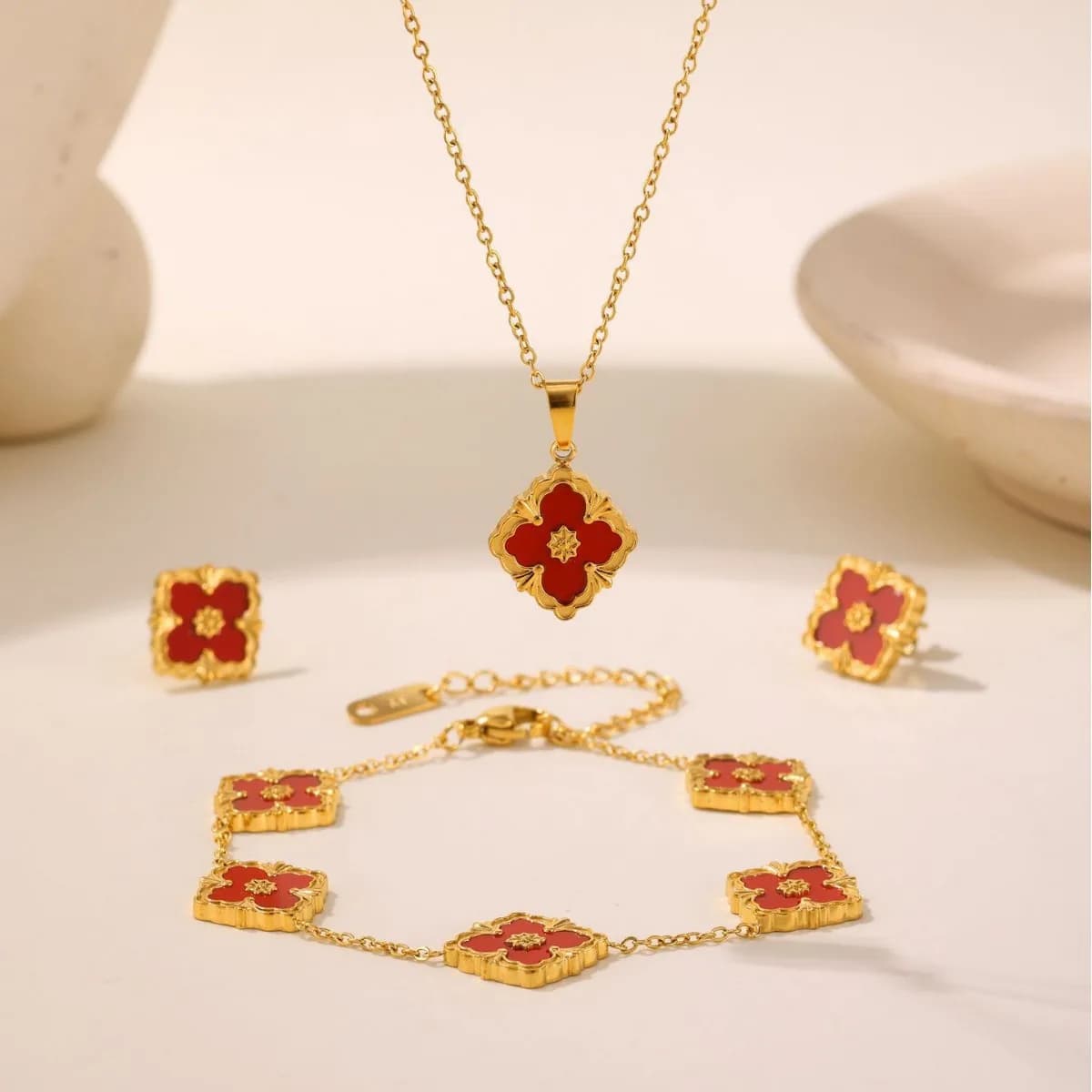 15 Four-leaf Clover 5-flower Hand Bracelet CNC Plated 18K Retro Diamond Courtship Fashion Jewelry for Women
