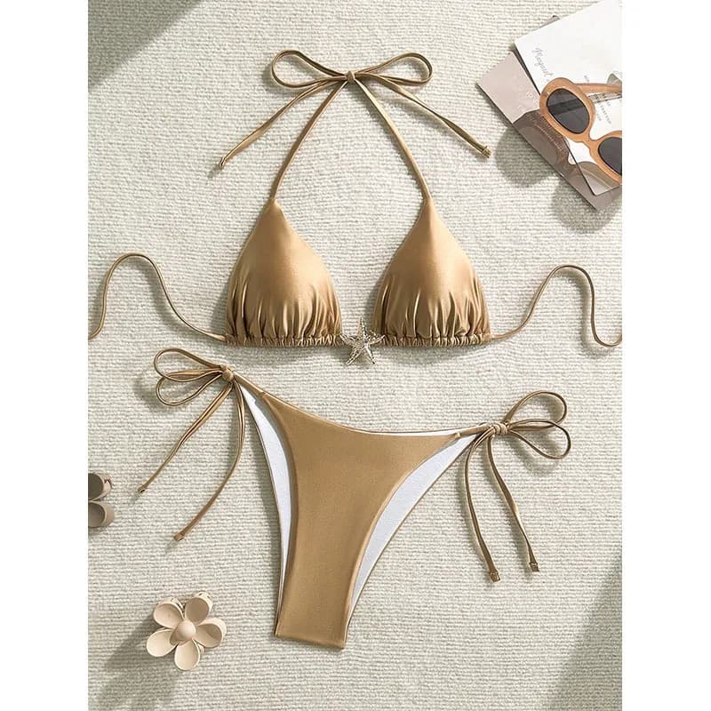 Costume da bagno da donna in raso dorato a triangolo con dettaglio a stella marina, bikini con allacciatura all'americana e laccetti laterali, per la spiaggia