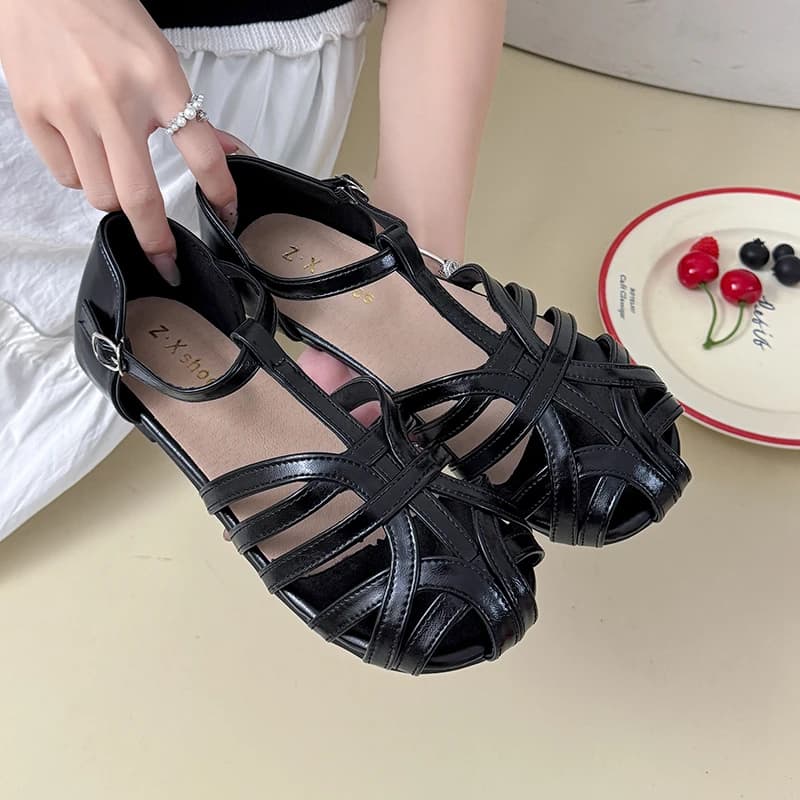 Summer Women's Casual Round Toe Buckle Designer Sandals Trendy Narrow Strap Closed Heel Flat Shoes Retro Solid Color Beach Shoes