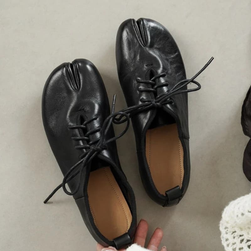 Trendy Fashion Womens Split Toe Tabi Pig Foot Flat Shoes Soft Comfort Lace Up Ballet Inspired Loafers Suitable for Daily Commute