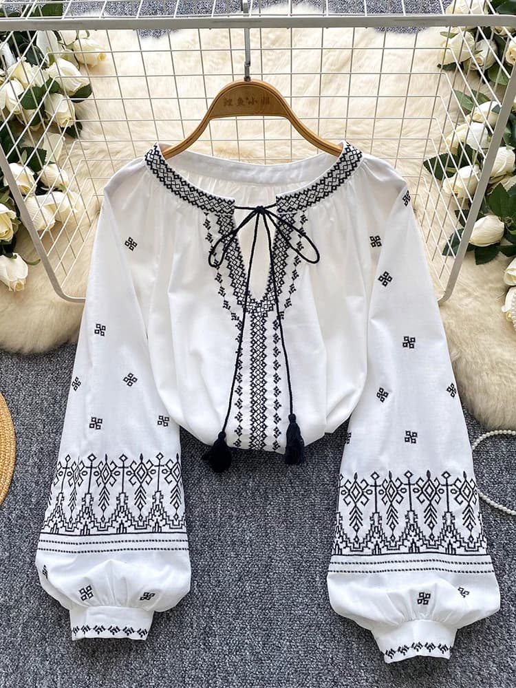 Spring Autumn New Women's Retro Ethnic Style Lantern Sleeve Shirt Casual Loose Lace Totem Embroidered Blouse Top D47
