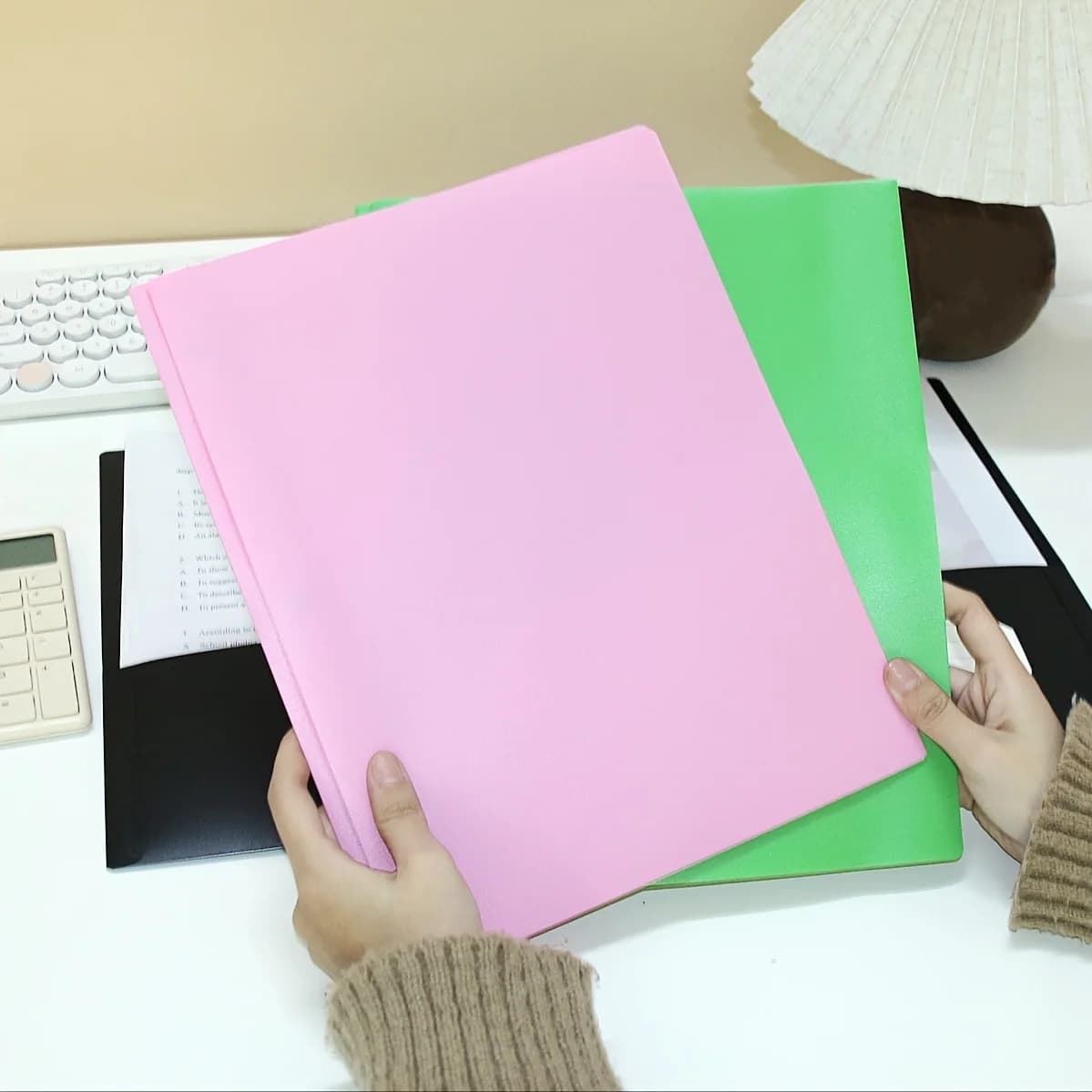 Confezione da 10 cartelle in plastica resistente: giacche per documenti impermeabili e resistenti allo strappo con doppie tasche e slot per biglietti da visita per ufficio