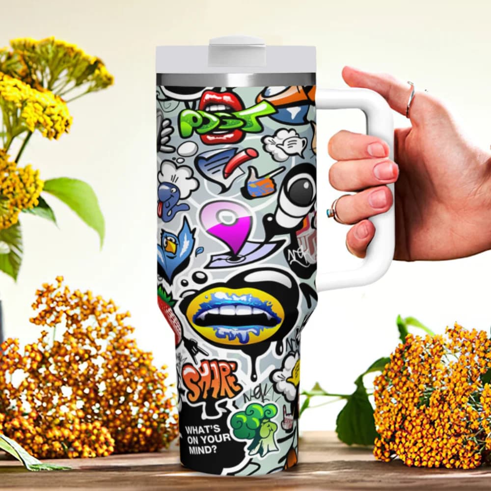 Tazza da viaggio da 40oz con manico e adesivi a tema pop culture, a doppia parete isolata, anti-goccia, facile da pulire, per auto e uso quotidiano
