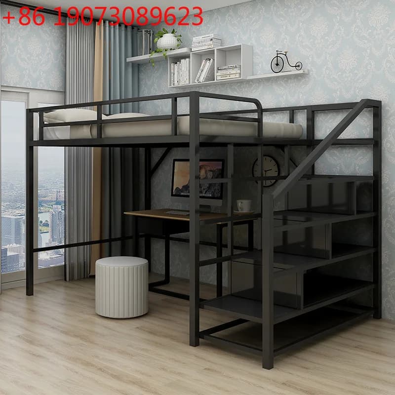 lenzuolo rialzato Il piano superiore consente di risparmiare spazio Piccolo appartamento sul letto e al tavolo inferiore Letto con struttura in ferro nel dormitorio dei bambini