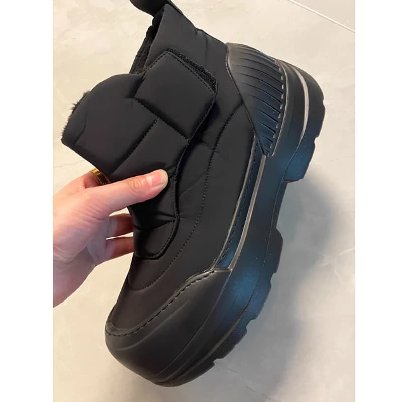 Stivaletti slip-on imbottiti neri da uomo Suola con plateau Scarpe casual calde invernali Calzature comode alla moda con suola spessa antiscivolo