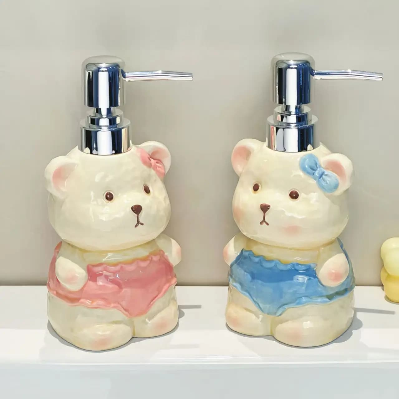 Dispenser di sapone Creativo dispenser di sapone liquido in ceramica a forma di orso per la casa e il bagno, con pulsante a pressione