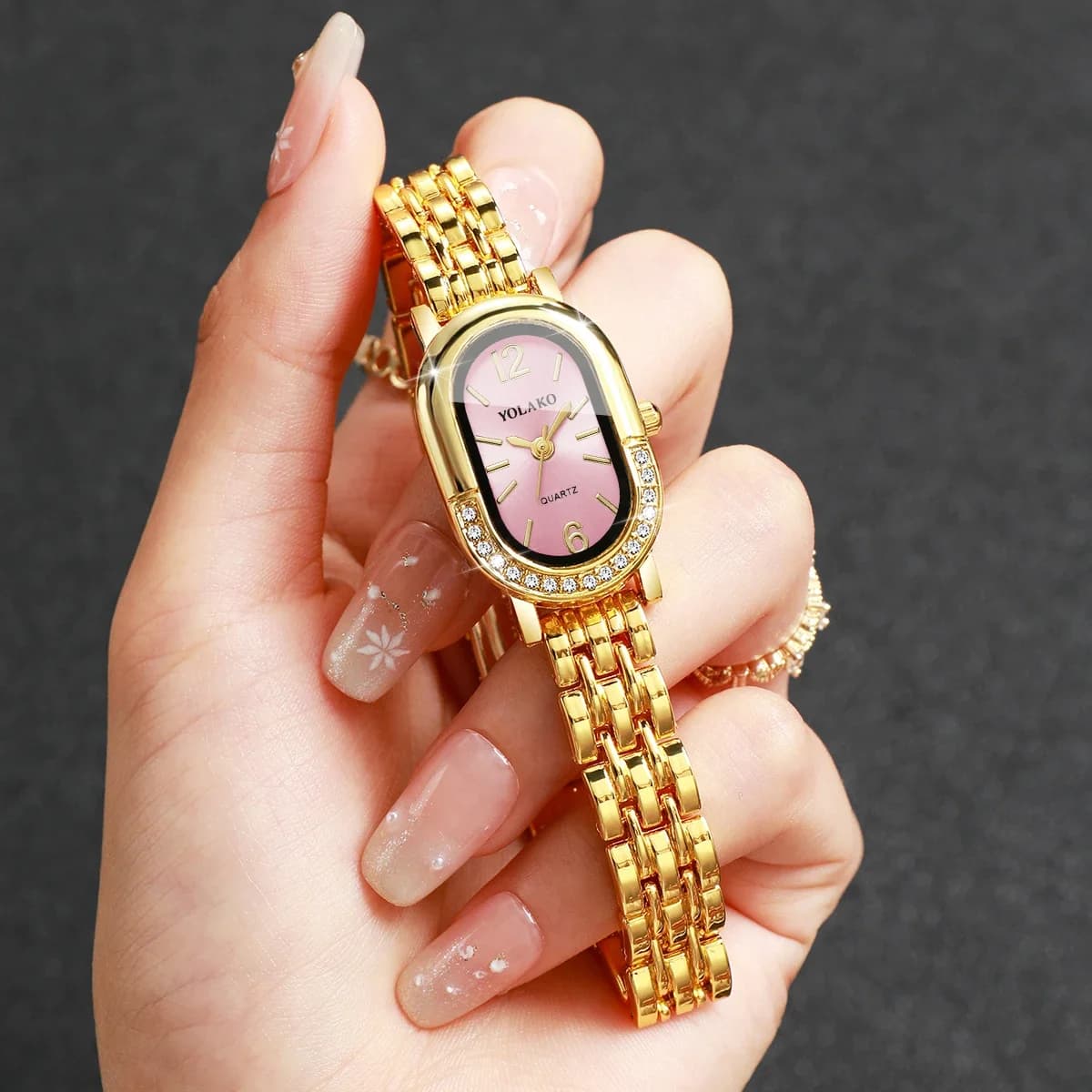 Luxury Rhinestone Women Quartz Watch Fashion Golden Bracelet Strap Wristwatch Ladies Clock Relogio Feminino Gift（Without Box）