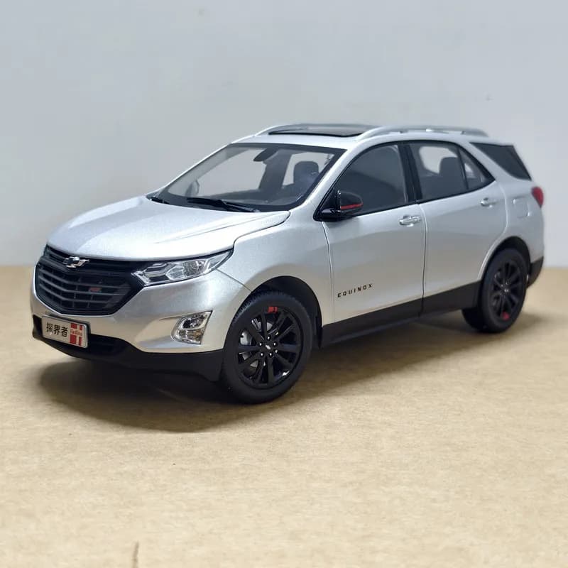 Modellino Auto in Scala 1:18 SAIC GM Chevrolet Equinox Redline, Veicolo da Collezione in Lega Pressofusa per Appassionati di Auto