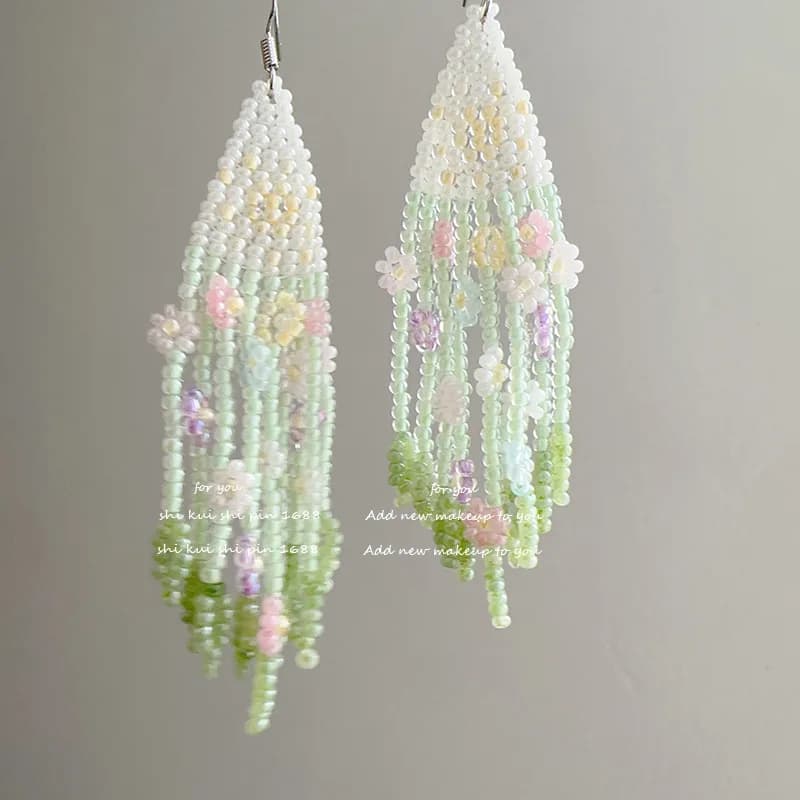 Orecchini con Fiori di Perline Fresche