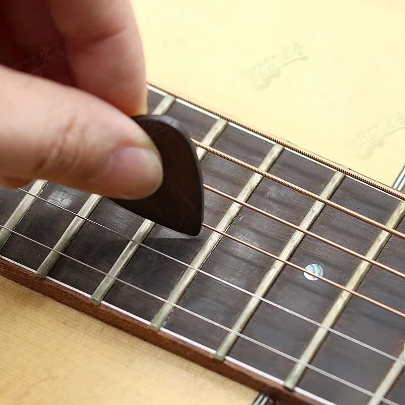Plettro per chitarra 2 pezzi Shrapnel per plettro in legno massello di legno di rosa Accessori per spazzare la chitarra Accessori per chitarra si riferisce al gioco di schegge per plettro