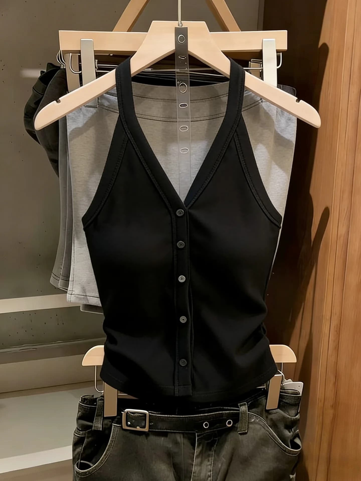 Black V-neck Crop Top Women's Slim Fit Short Strapless Tank Top Trendy Cotton Hollow out Moisture Wicking Single Button Closure