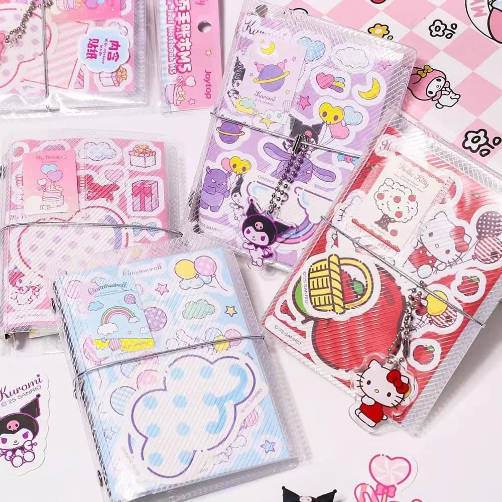 Notebook a fogli mobili originale Sanrio Hello Kitty M5 Kawaii Kuromi Melody Cartoon Scrapbook portatile include adesivi Regali per ragazze