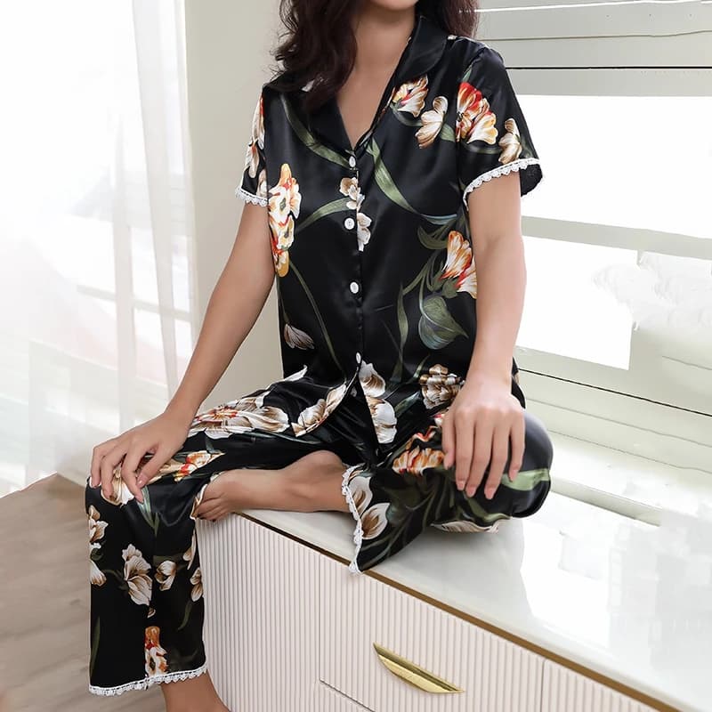 Pigiama da donna Butterfly Cherry Print Pijama in raso Set bottoni a maniche corte Top e pantaloni elastici in vita Sleepwear & Loungewear