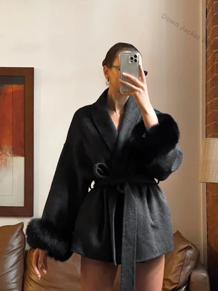 Women's Wool Blend Coat Fur Cuff Soft Texture Soft Wool High Fashion Belted Autumn Winter Coat Old Money Style Natural Fur Coat