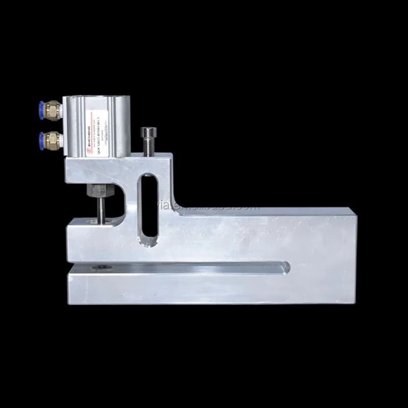 High-precision pneumatic plastic bag punching machine punches holes in polypropylene/polyethylene... - Tailored for the packagin