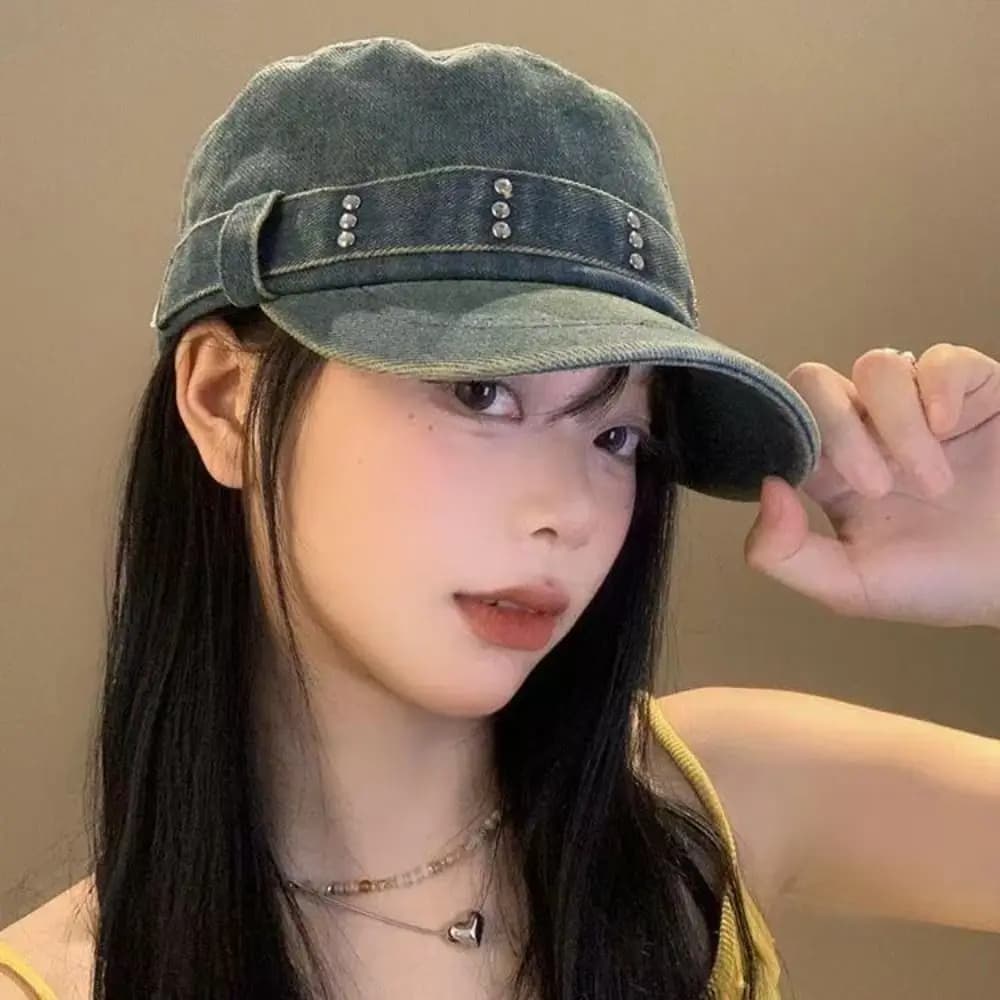 Flat cylinder cap with American rivets Berretto with gothic visor in washed denim Visiera Y2k Cadet Cap Outdoor