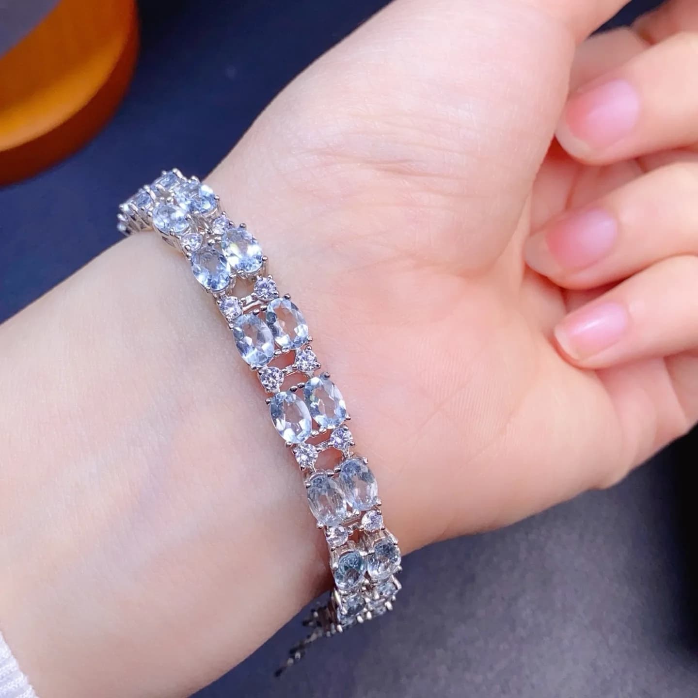 Bracciale acquamarina naturale in argento sterling S925 - Pietra centrale quasi impeccabile da 4x6 mm con lucentezza del fuoco completa