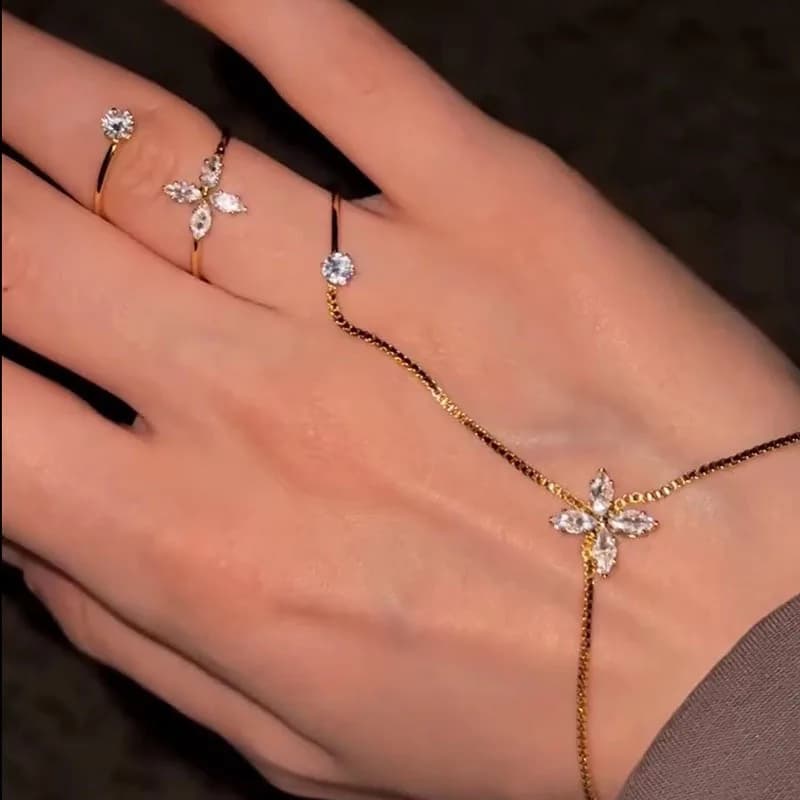 Set Bracciale e Anello con Frange, Gioiello Ibrido Leggero e Lussuoso, Design Elegante e Originale