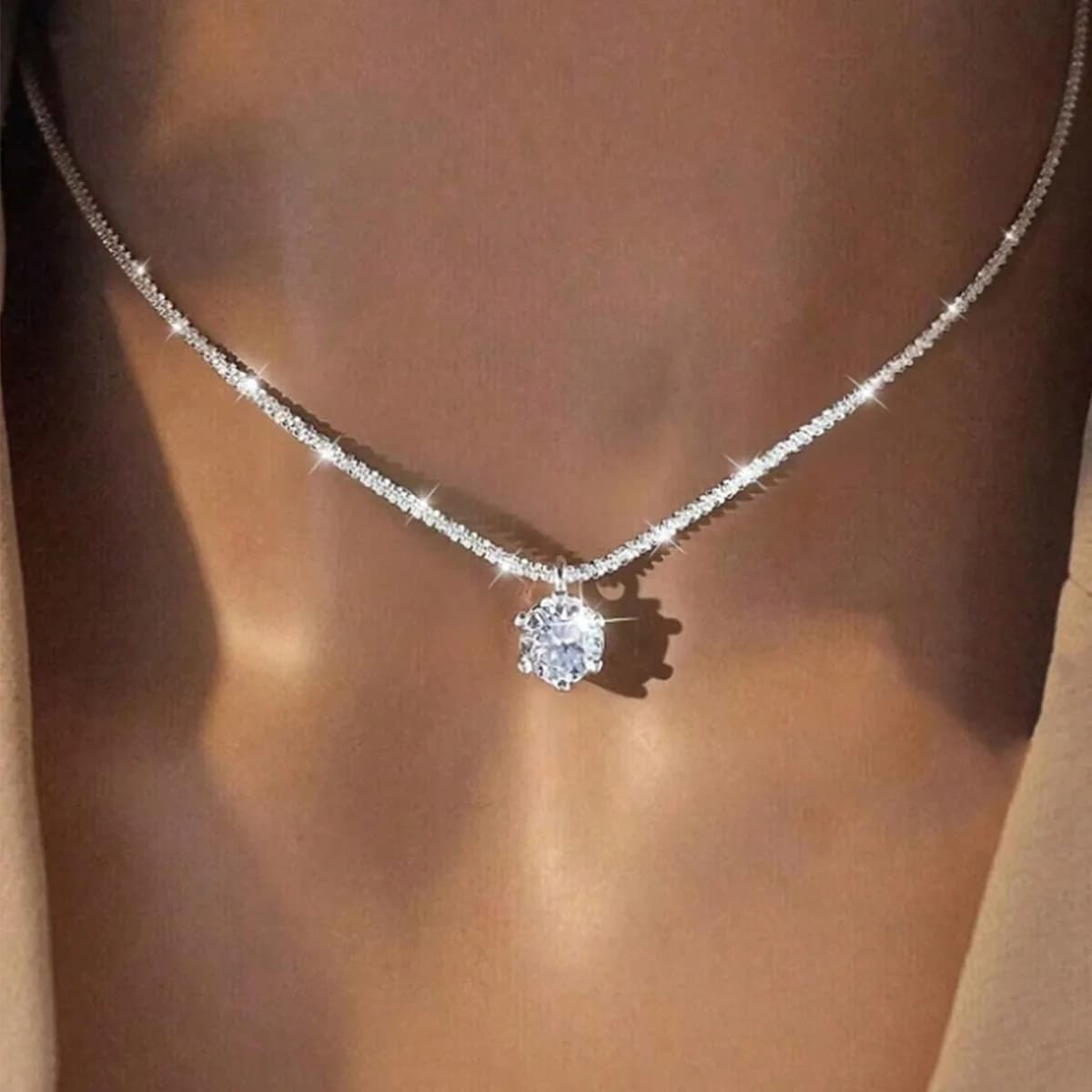Popolare Collana Scintillante Color Argento per Donne, Lussuoso Ciondolo Rotondo con Zircone Bianco, Catena Stile Galassia