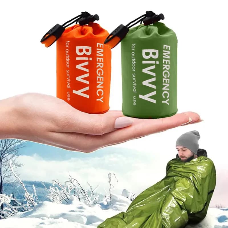 Sacco a Pelo di Emergenza per Campeggio ed Escursionismo, Ultra Impermeabile, Coperta Termica in Mylar, Sacco a Pelo Leggero per Sopravvivenza, Mantiene al Caldo