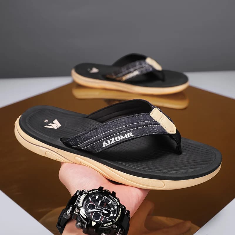 Touching flip flops for men in summer wear non-slip soft-soled beach shoes trendy casual sandals men's foot-clip flops