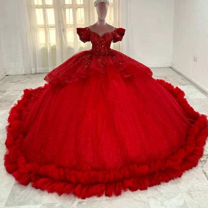 Abiti Quinceanera rossi lucidi Abito da ballo con spalle scoperte Perline di pizzo Tull a strati di cristallo Festa di compleanno Dolce 16 Abiti