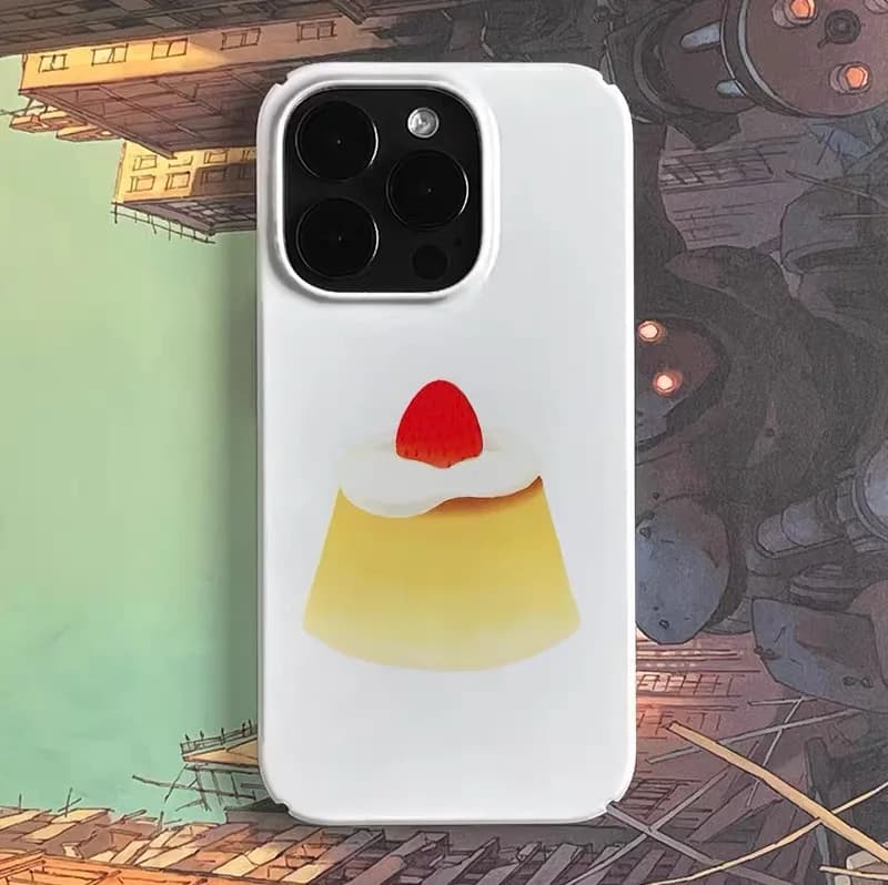 Cover per telefono in acrilico con pudding di fragole gialle per iPhone 17 Air, 16E, 15 Pro Max, 14 Plus, 13, 12 Mini, 11 Pro, 16 Plus, XR, XS