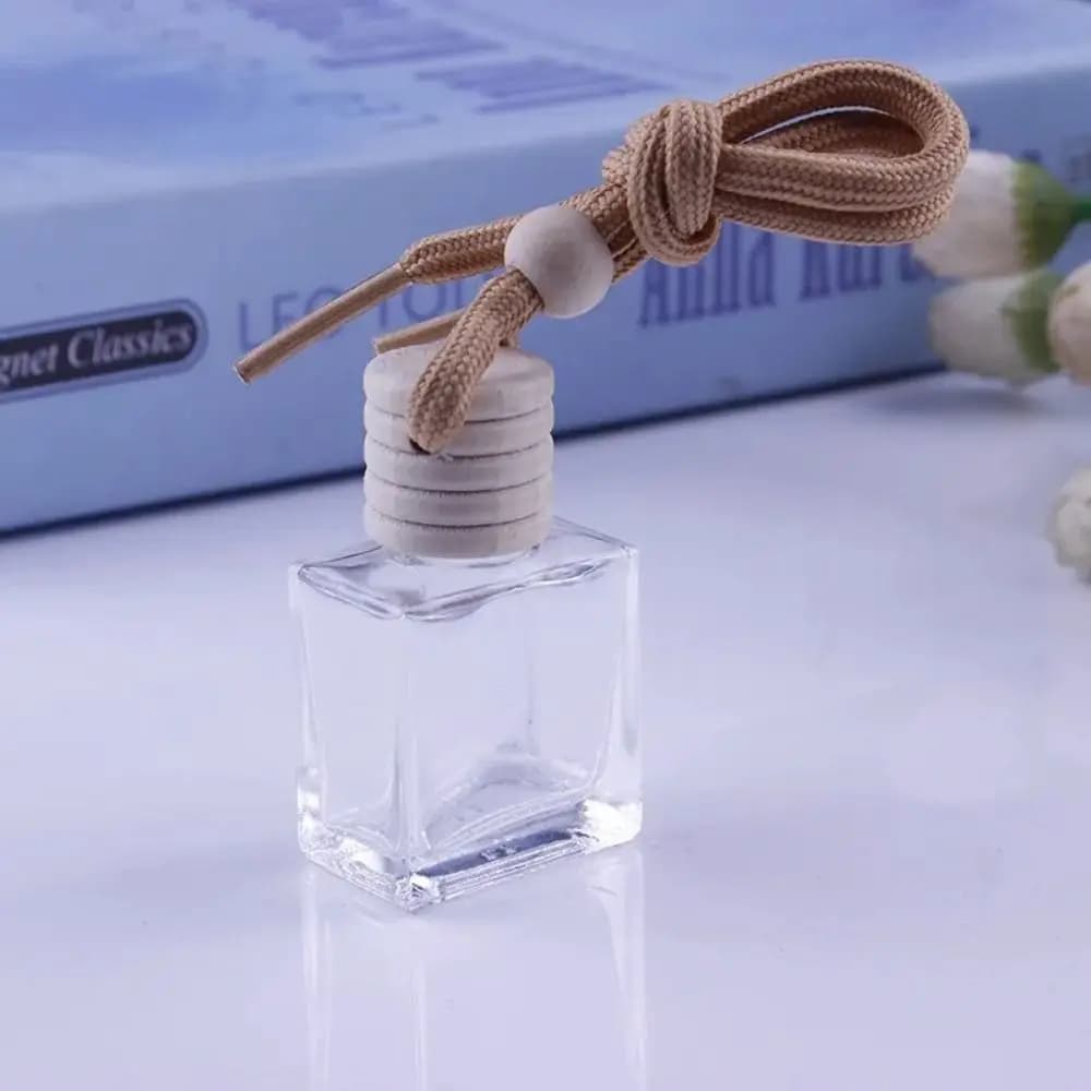New Mini Car Wood Perfume Diffuser, Vacuum Bottle for Aromatherapy, Automotive Glass Decoration