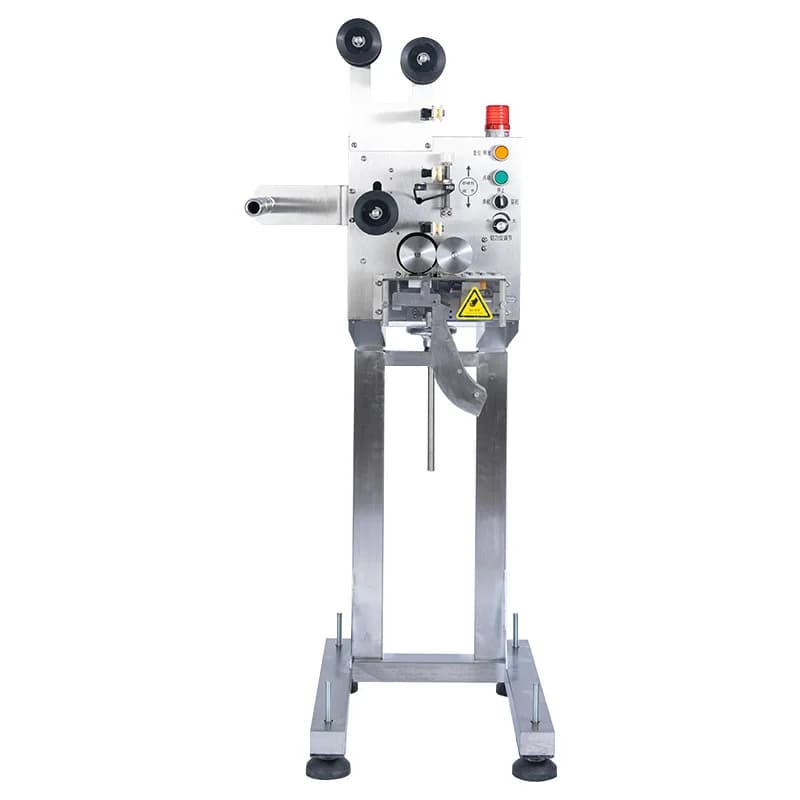 sealing chain slitting machine Nut dried fruit moisture-proof agent stuffing machine Seasoning bag Automatic packing machine