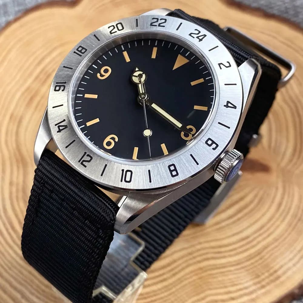 39mm Automatic Watch for Men NH35 PT5000 Movement Black Dial Sapphire Crystal 24 Hours Bezel Nylon Strap Scew-in Crown