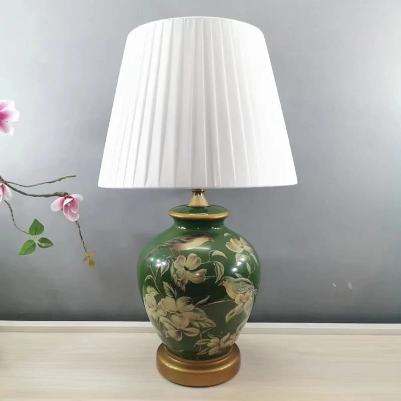 Lampada da scrivania in ceramica con motivi floreali e uccelli in stile americano, lampada da comodino per camera d'albergo, lampada decorativa di design creativo per soggiorno