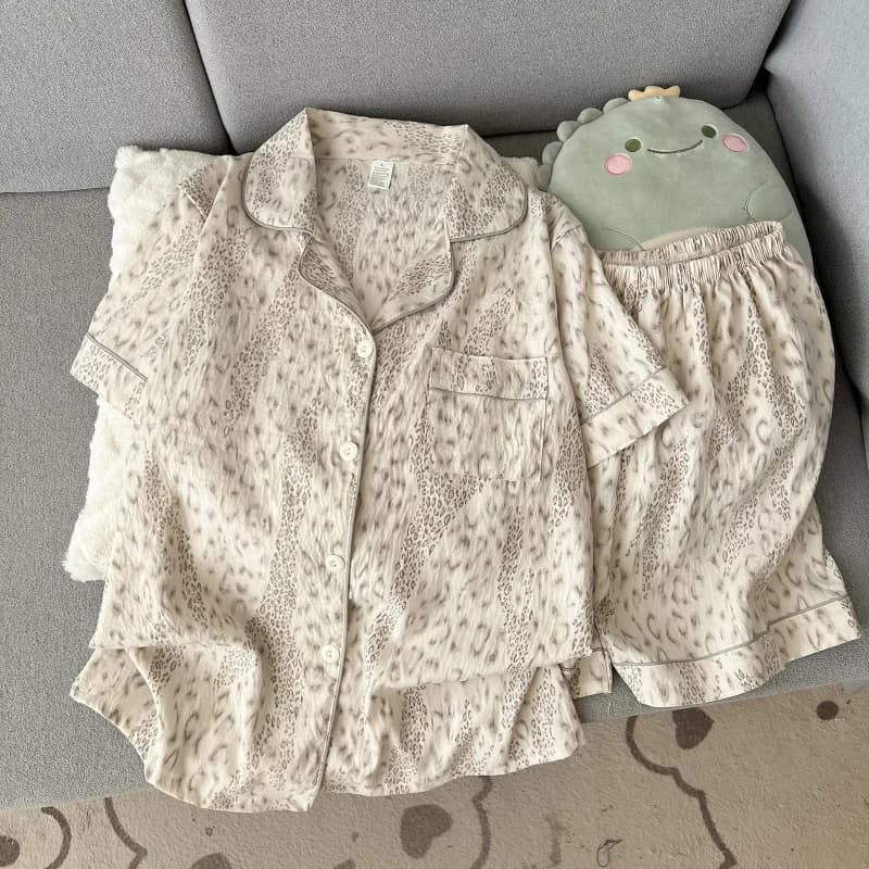 Set pigiama estivo a maniche corte in cotone nuvola per donna, comodo e alla moda, pantaloncini adatti per essere indossati anche fuori casa.