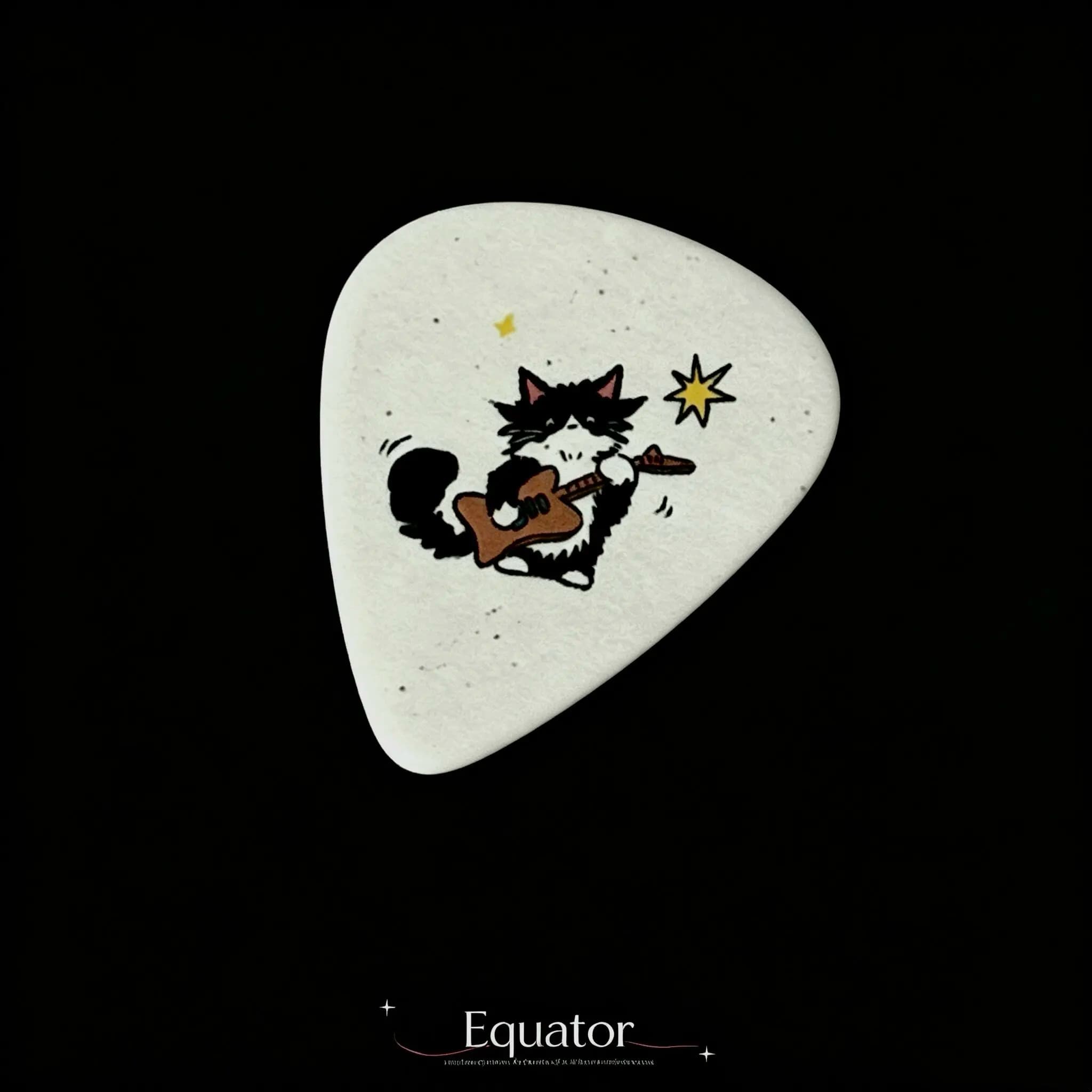 2pcs Colorful Celluloid Guitar Picks 0.7mm for Electric Bass Acoustic Sweep Plectrum