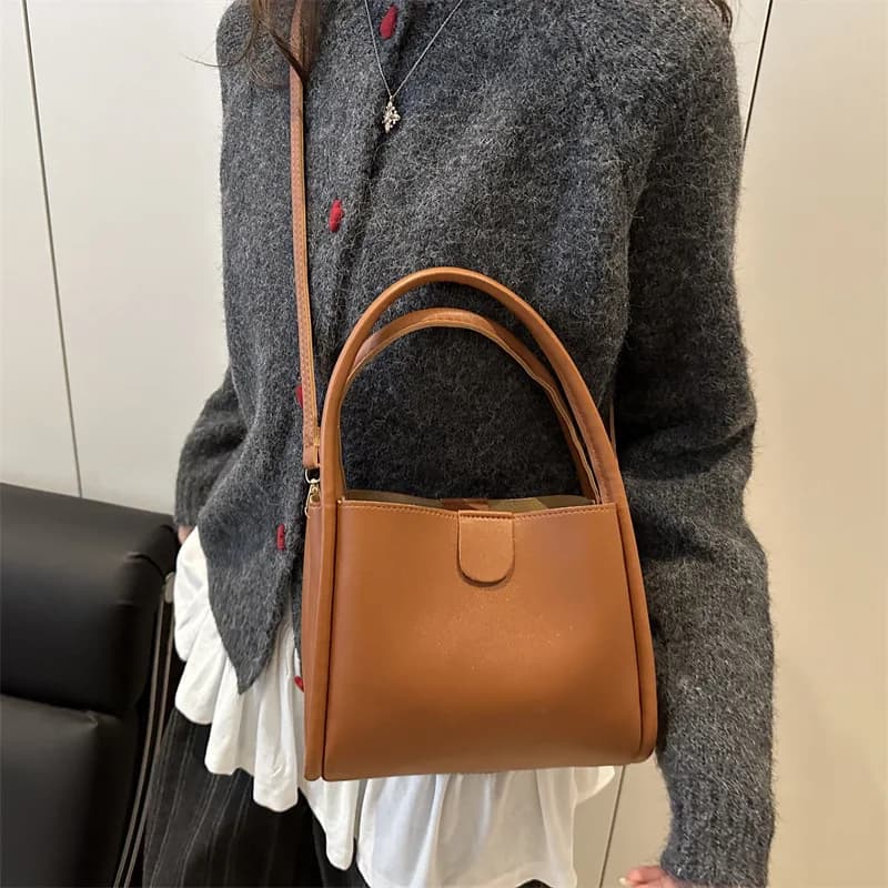 Nuova Borsa da Donna Autunno-Inverno 2026, Elegante e Trendy, Piccola Borsa Quadrata a Tracolla per Donna