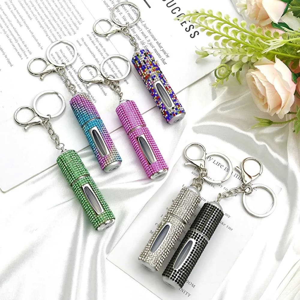 Fashion Keychain with Perfume Bottle Decorated with Diamonds, Elegant Keyring Ring, Bag Jewelry, 10ml Spray Accessories