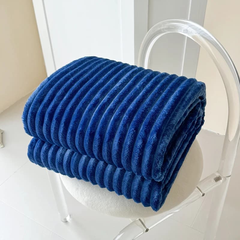 1 coperta a righe blu: coperta ispessita, design moderno e semplice, coperta per pisolino da ufficio quattro stagioni, adatta per letto o divano.