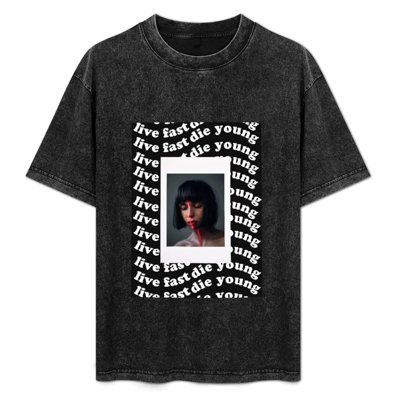 T-shirt dal design super cool con stampa di motivi astratti, modello Super Cool Live Almost Die Young