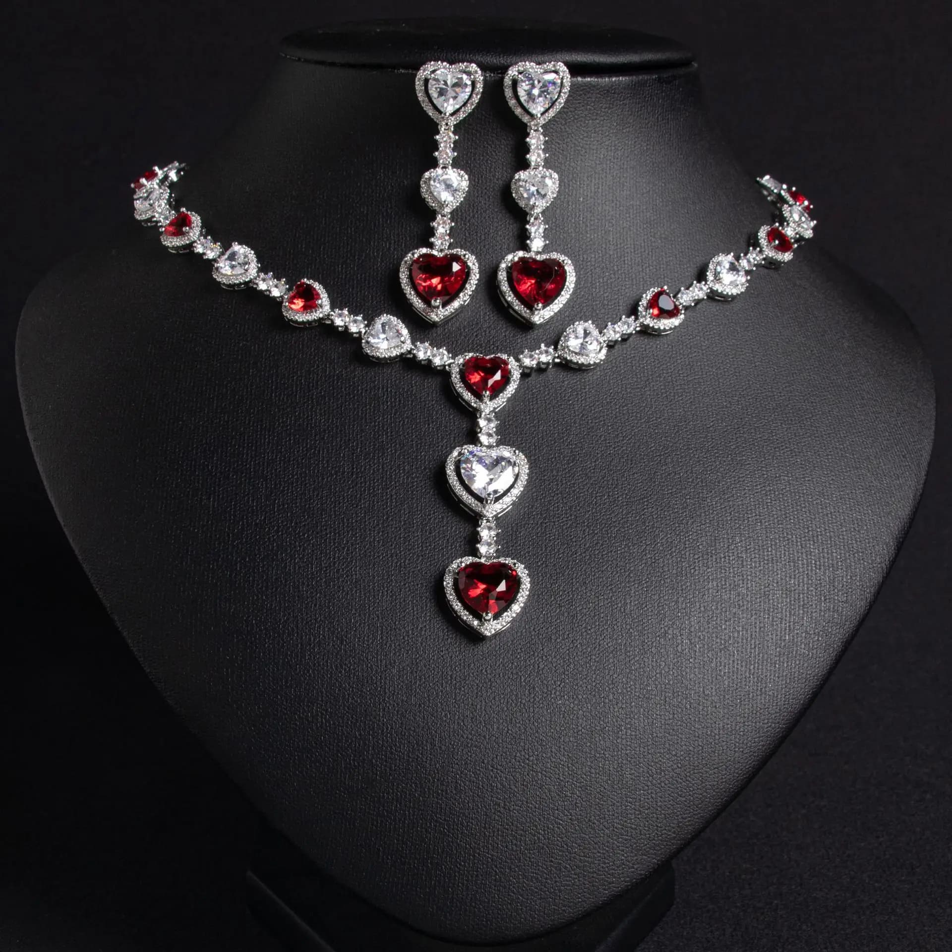 New Sweetheart Love Romantic Daily Gioielli Collana Orecchini Abito scintillante 2 pezzi Banchetto Regalo per feste Focus Bridal M-446